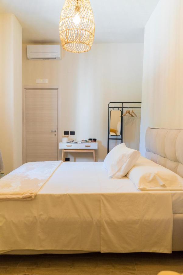 Tesoro Nascosto B&B ซาแลร์โน ภายนอก รูปภาพ